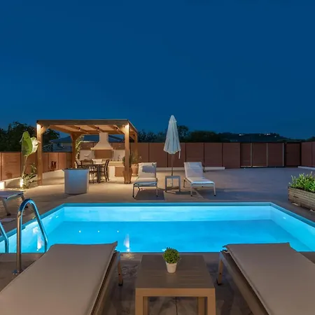 Willa Kallithea, Family With 2 Bedrooms & Private Pool *