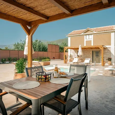 Kallithea, Family With 2 Bedrooms & Private Pool * Pigadhákia